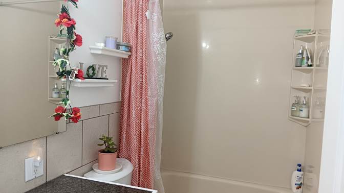 Christy Le's room