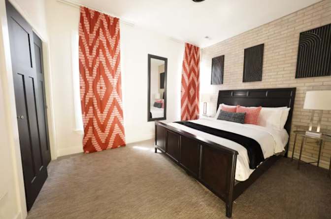 Zara's room
