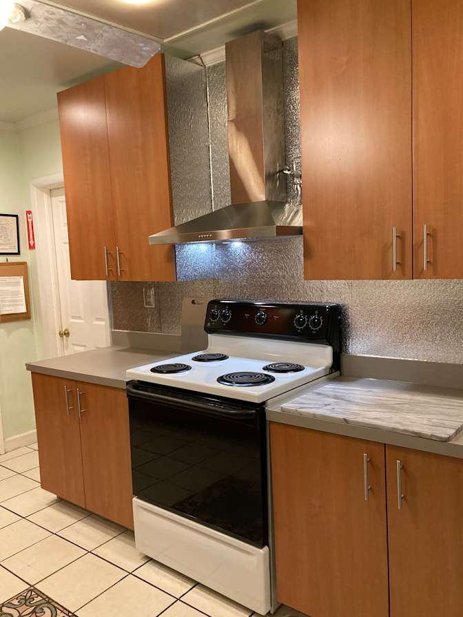 College Park Bed and Bath's's room