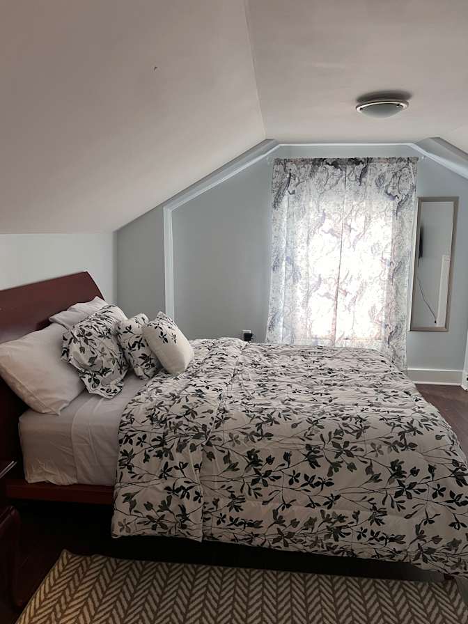 Alcove Rooms's room