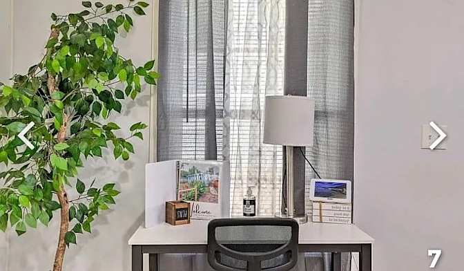 Alcove Rooms's room