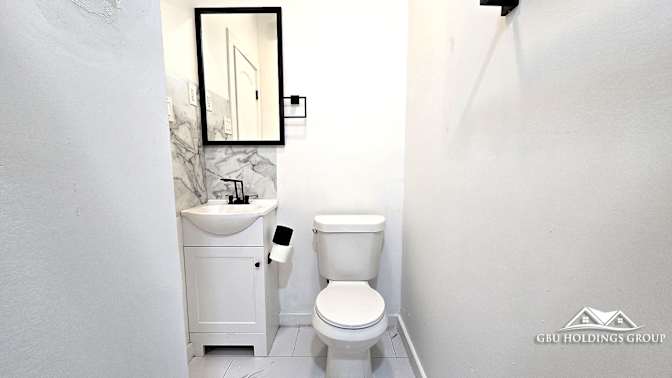 GBU Holdings Group's room