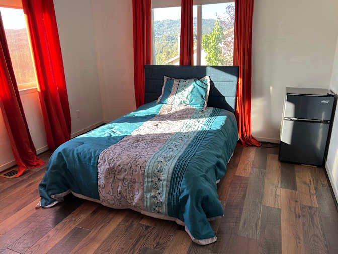 JEANETTE's room