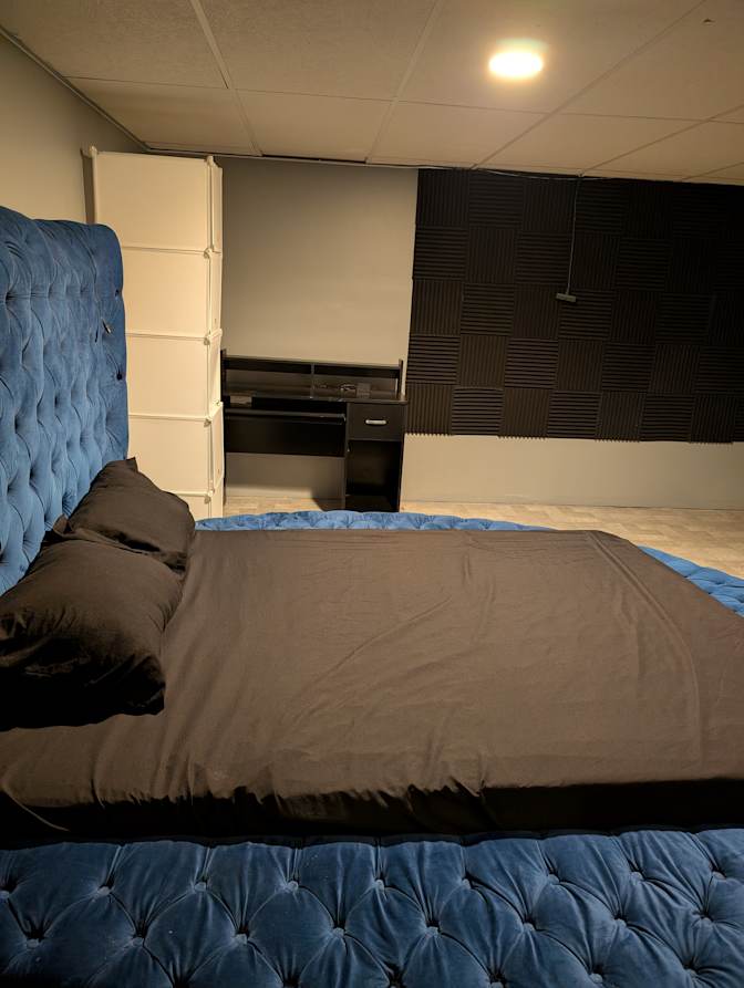 Jose's room