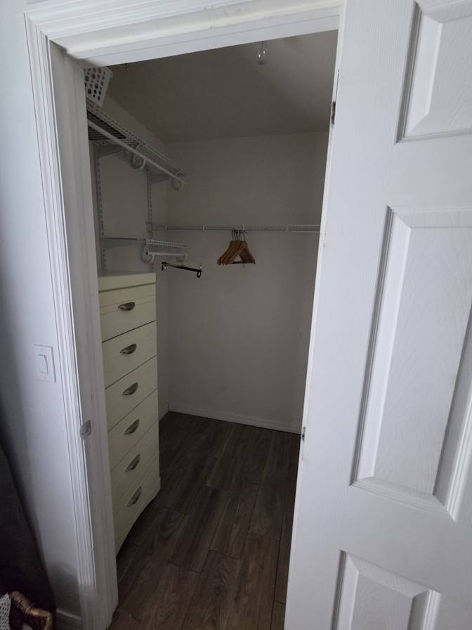carlos andres's room