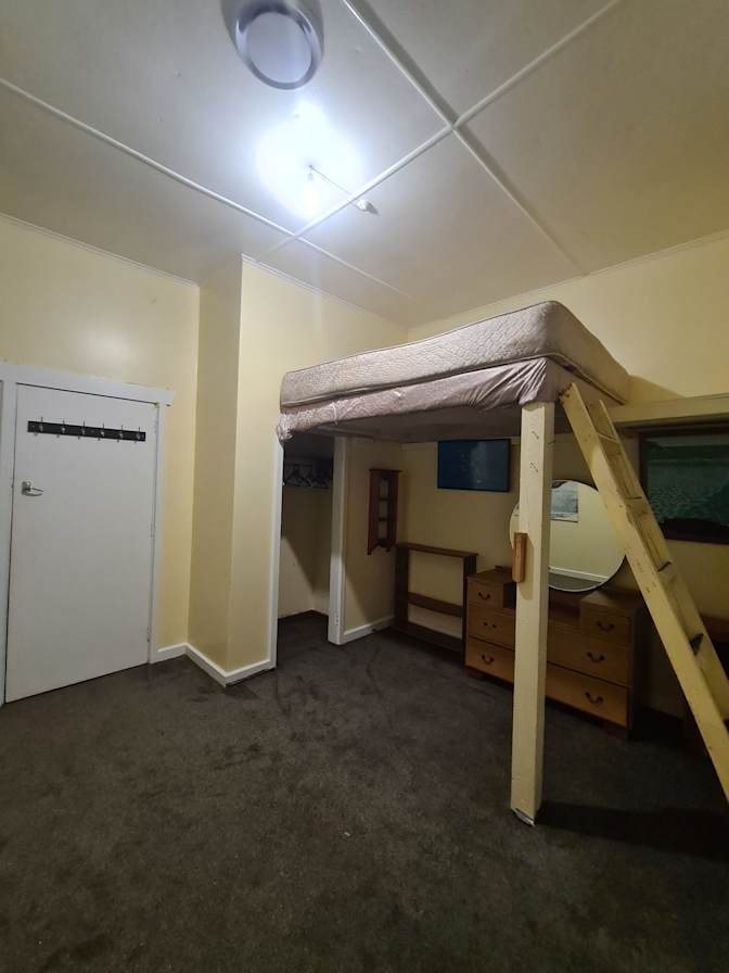 Jo's room