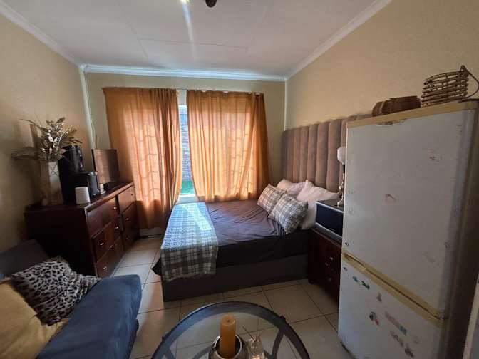Nikky's room