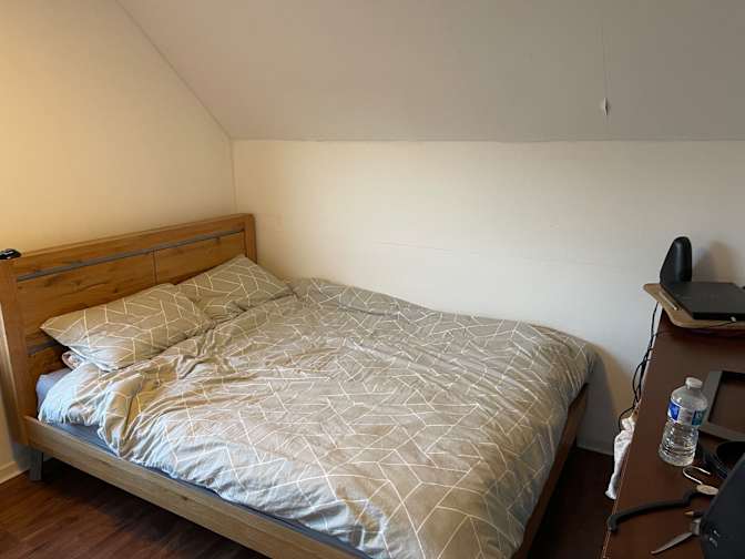 Mark's room