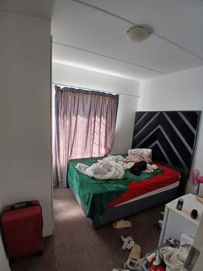 Zero Bruru's room