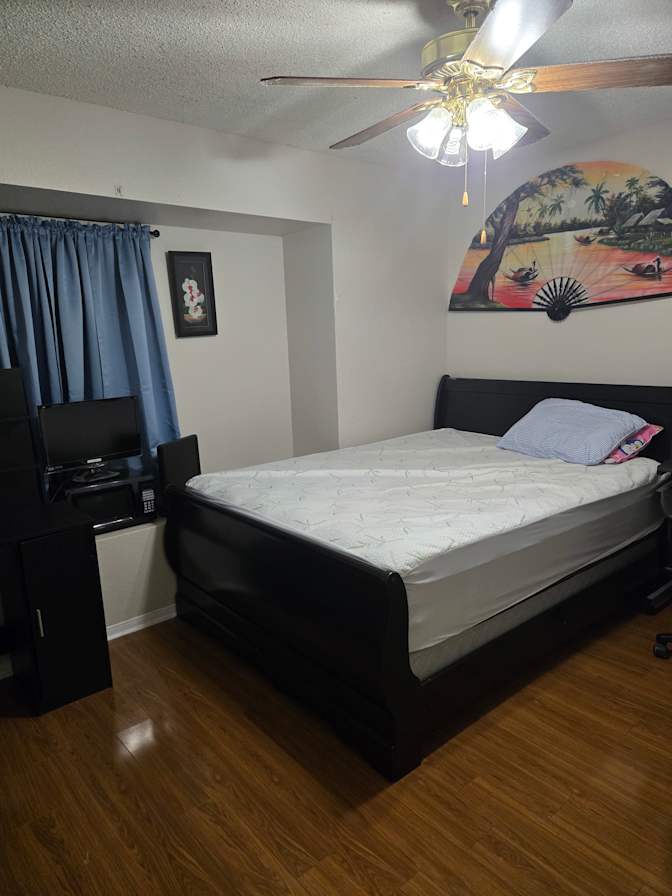 Kelly's room