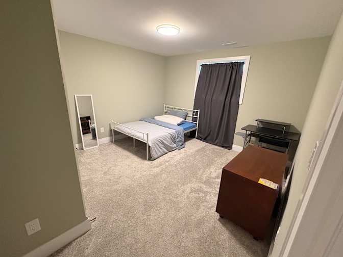 Ola's room