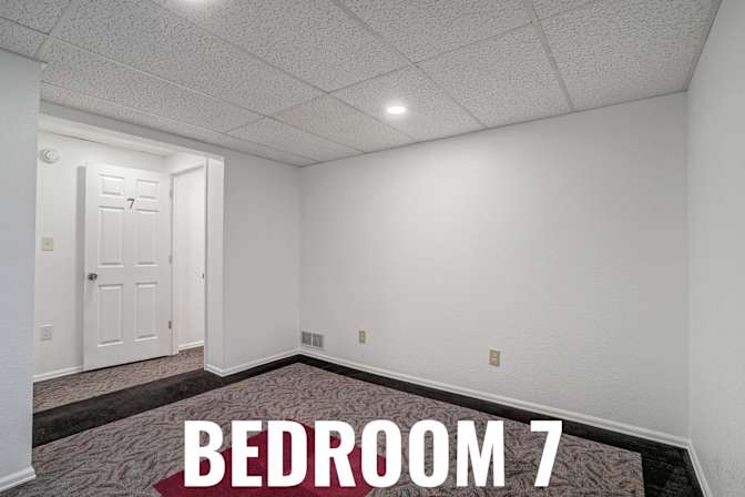 HomeCrew's room