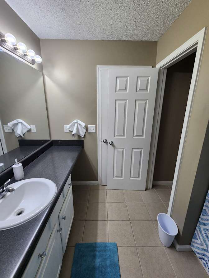 CL&C Property Management and Consulting's room