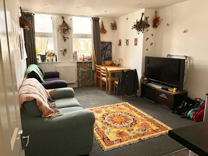 Eve's room