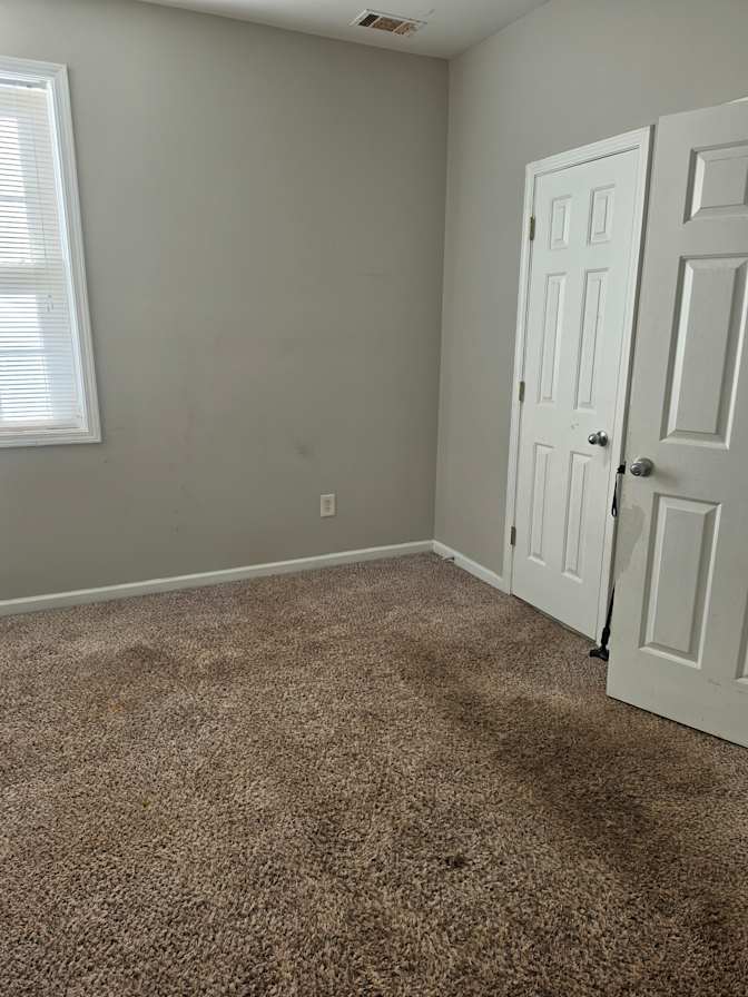 Lakkia-Monet Lee's room