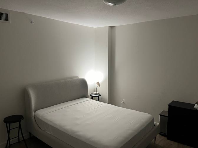 johnatan's room