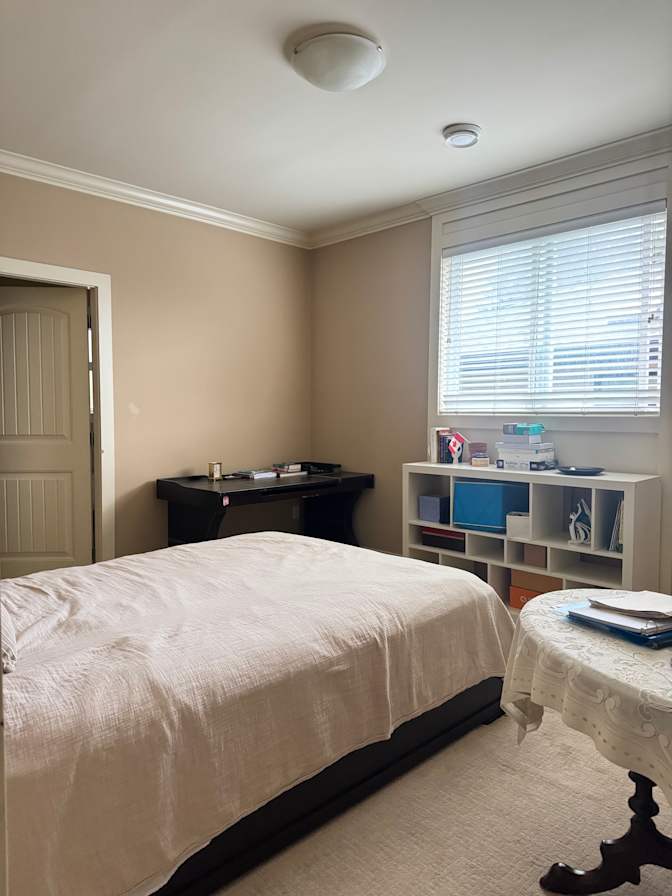 TING TING WU's room