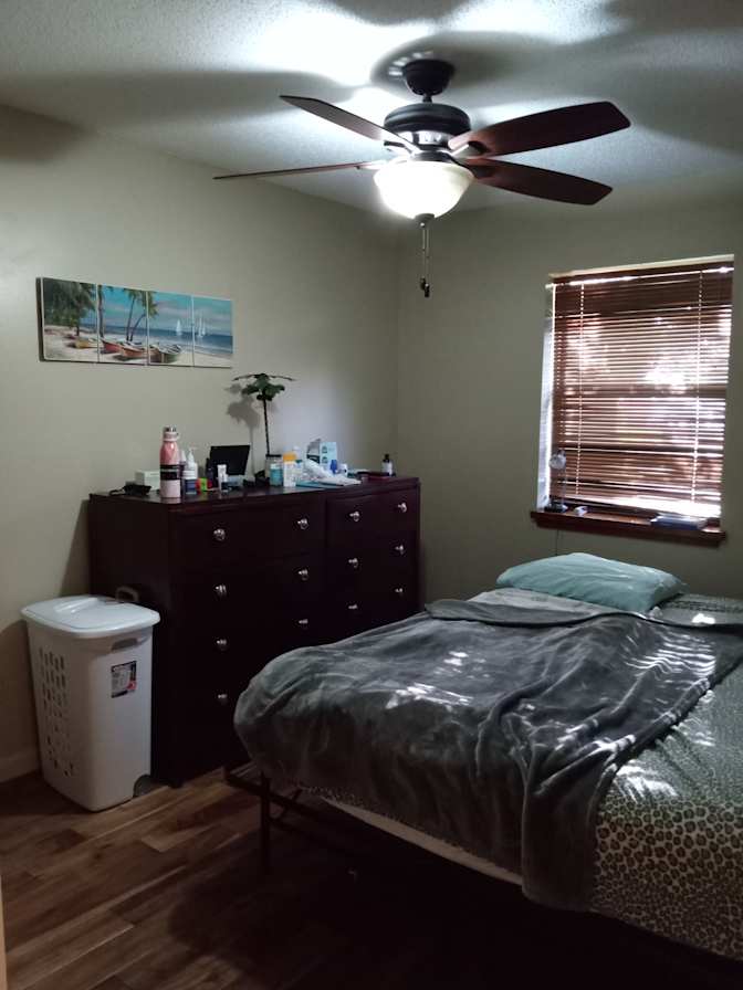 Alicia's room