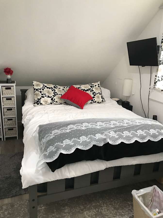 Eddie's room