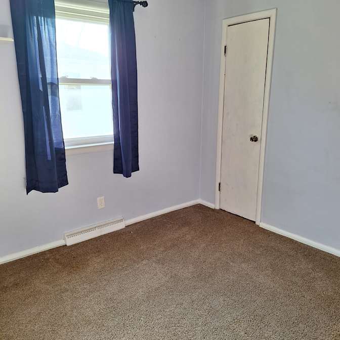Lynn's room