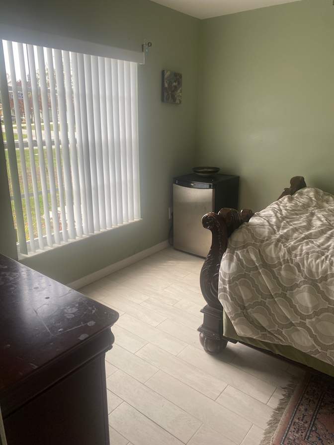Renide's room