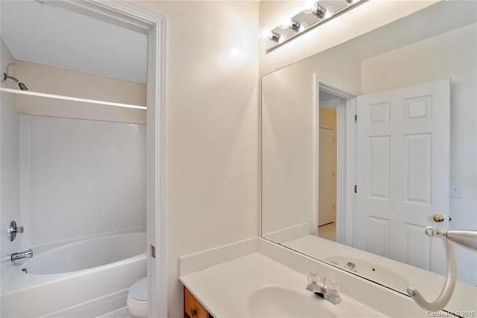 Alcove Rooms's room