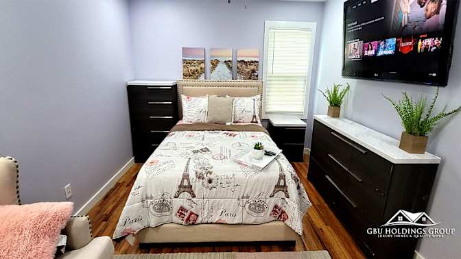 GBU Holdings Group's room