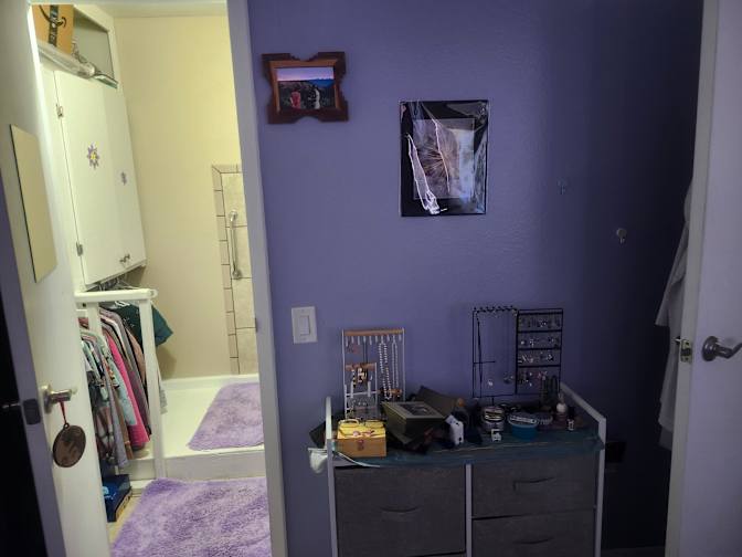 Carrie Farrell's room