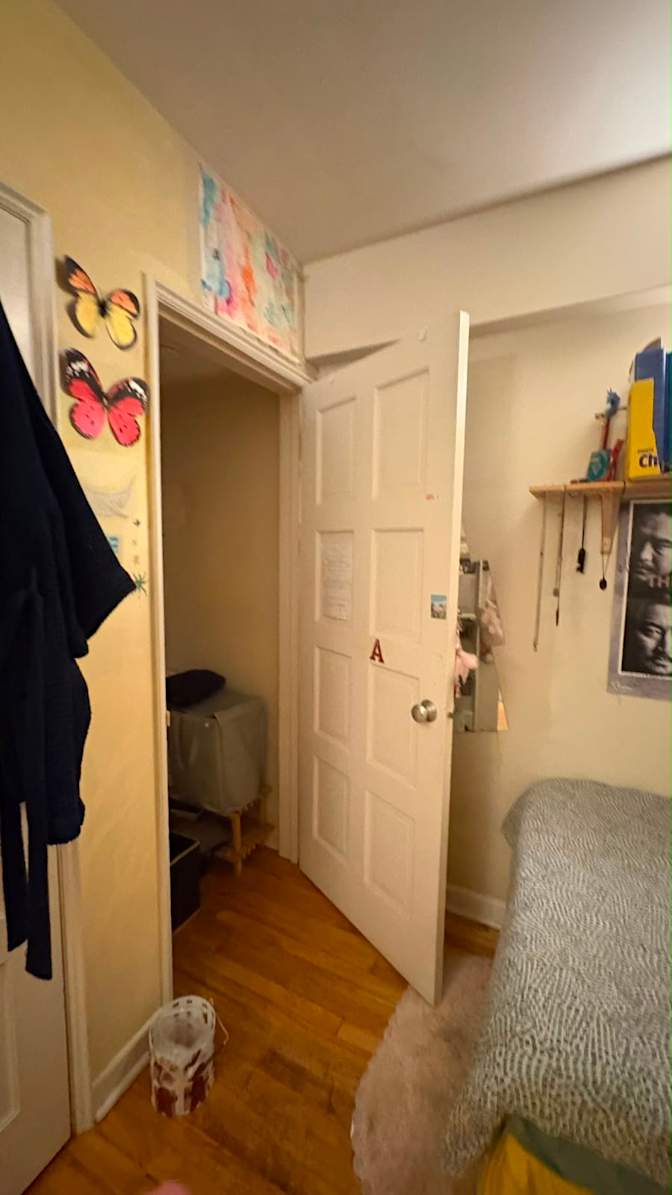 Jo Tamir's room