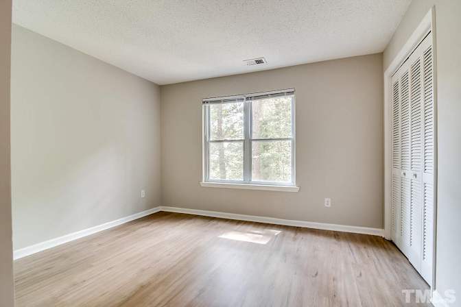 Alcove Rooms's room