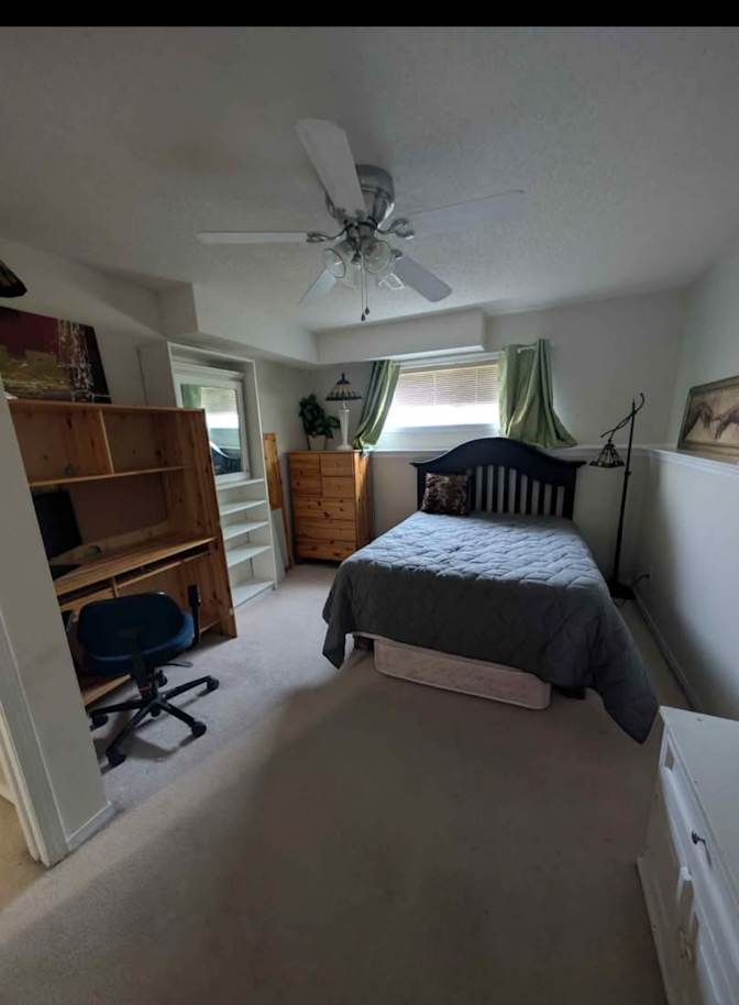 LORELEI STORM's room