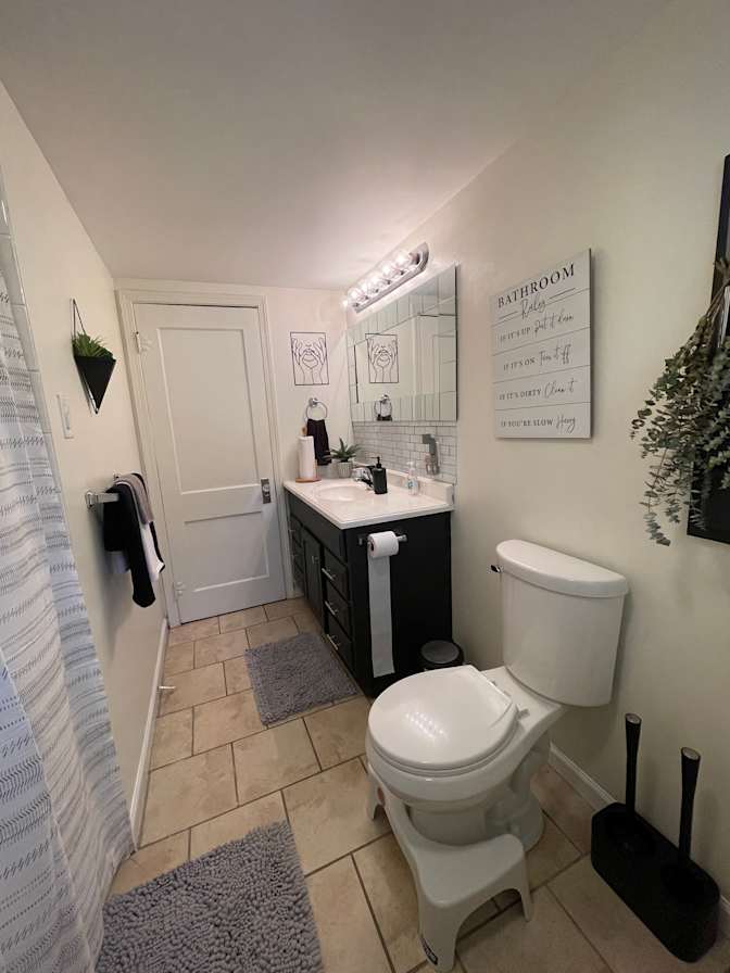 Lotus Consulting and Management LLC's room