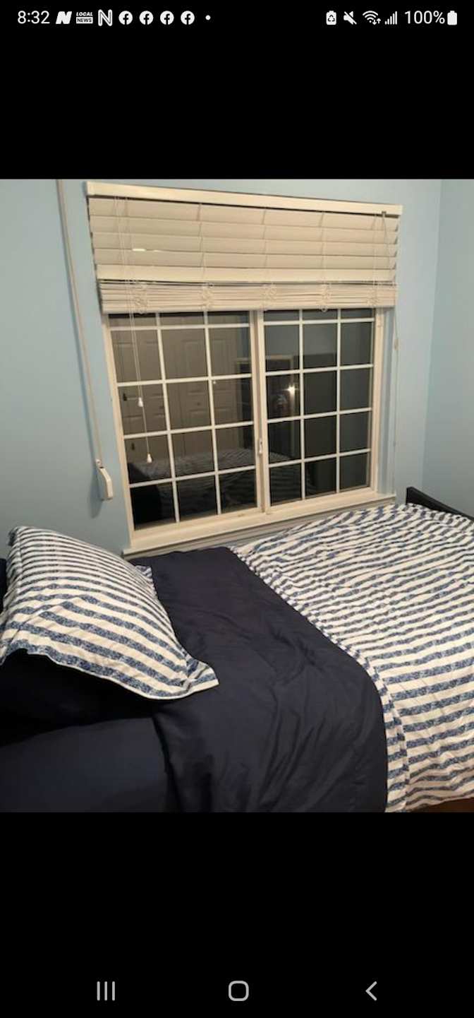 JJ RENTALS MORE's room