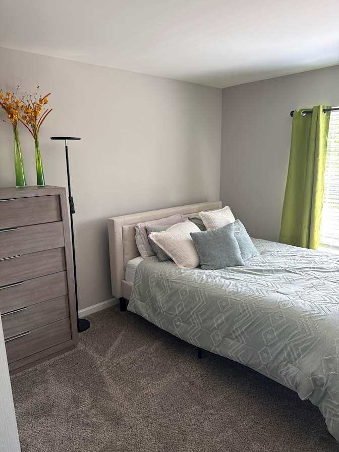 Thomas's room