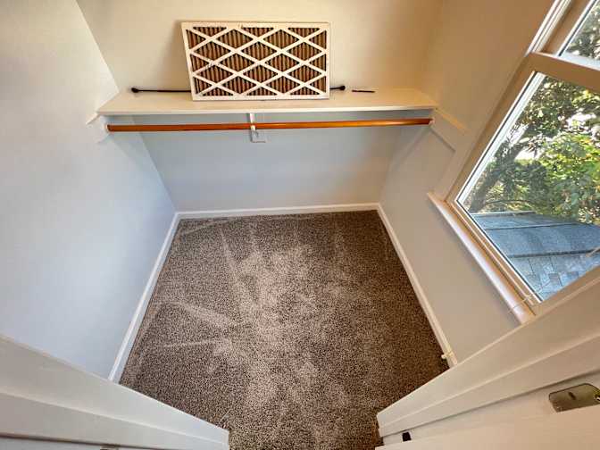Alcove Rooms's room
