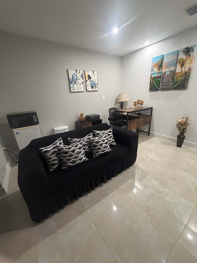 Liz's room