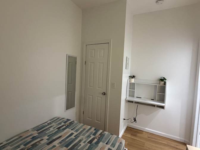 Yolaine's room