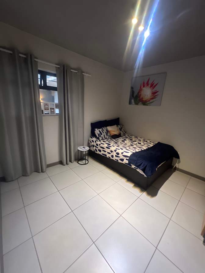 Thandokazi  Ntshwanti's room