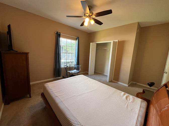 Dee's room