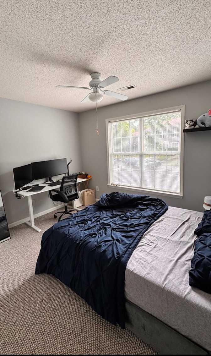 Khantil's room