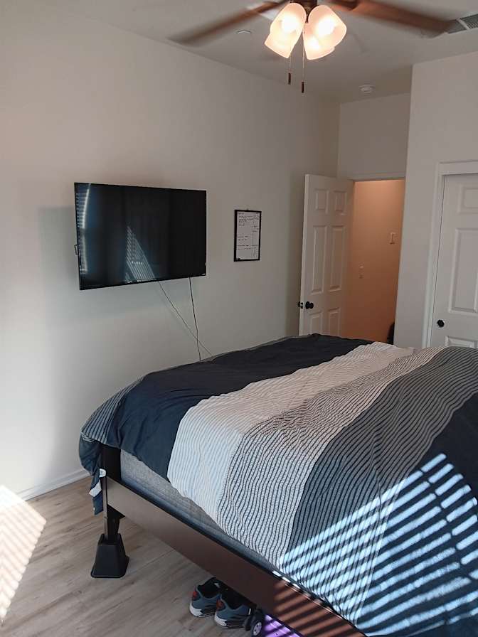 Alexis's room