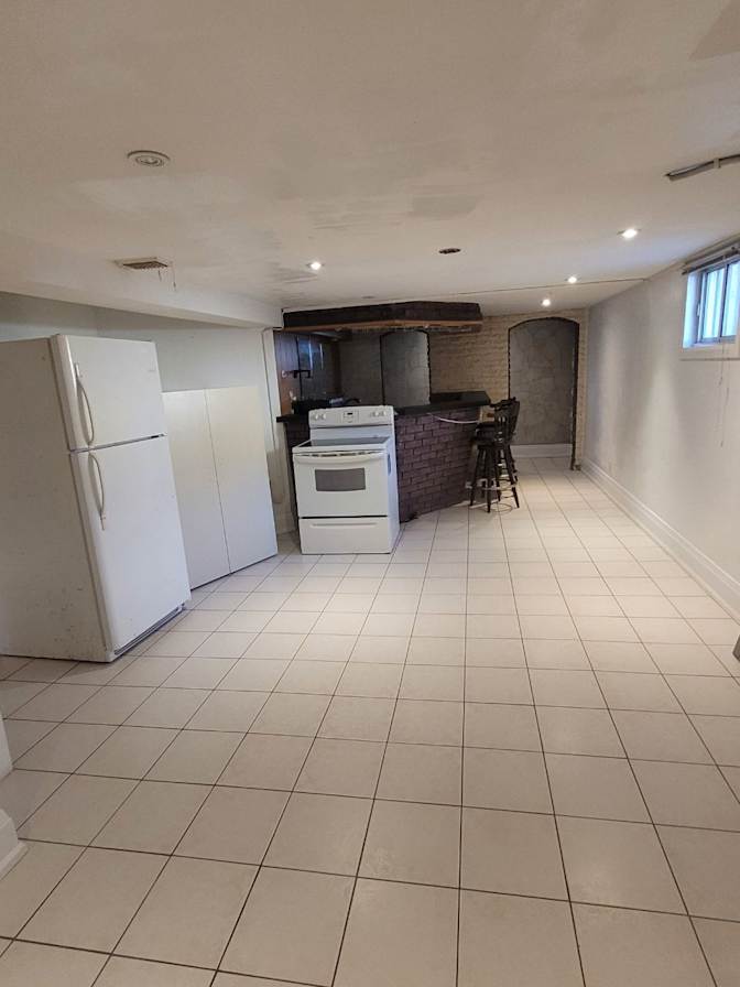 Hamidreza Khederzadeh's room