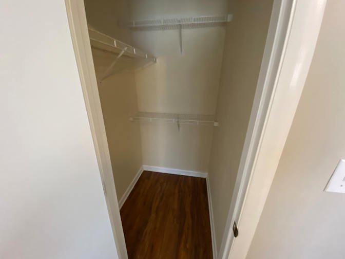 Alcove Rooms's room
