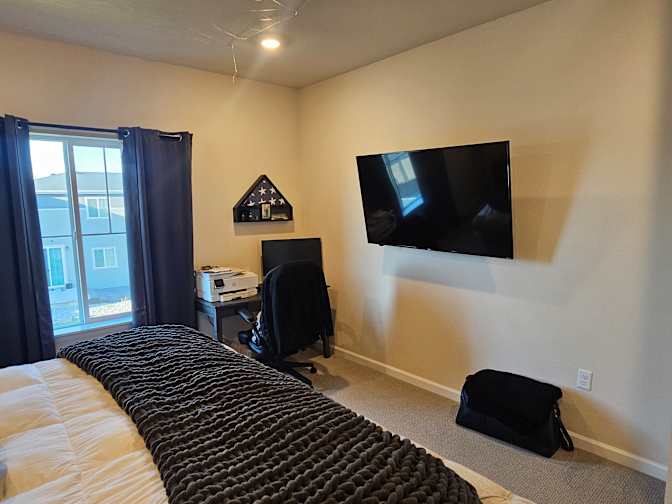 kenny's room