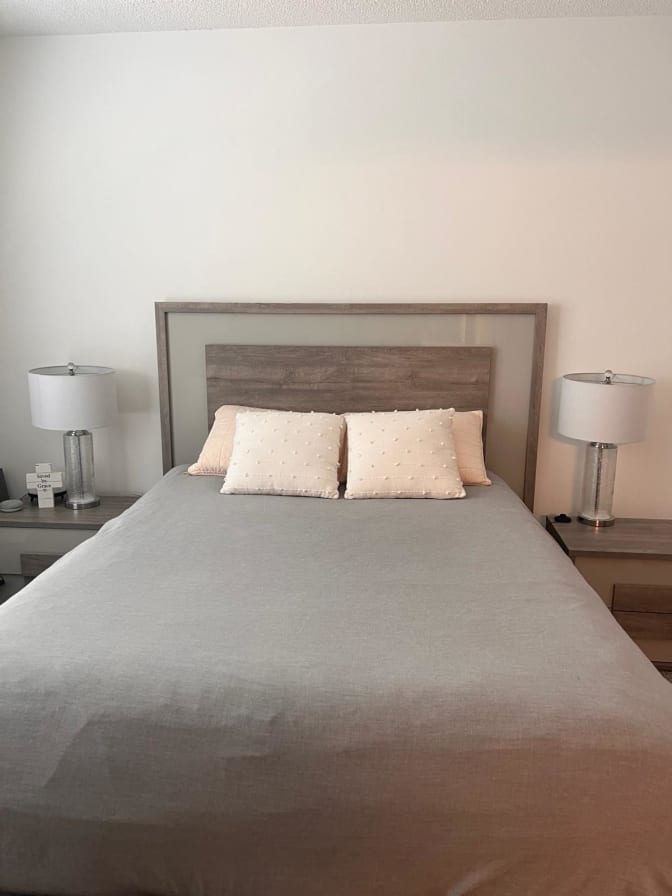 Lucia Burnett's room