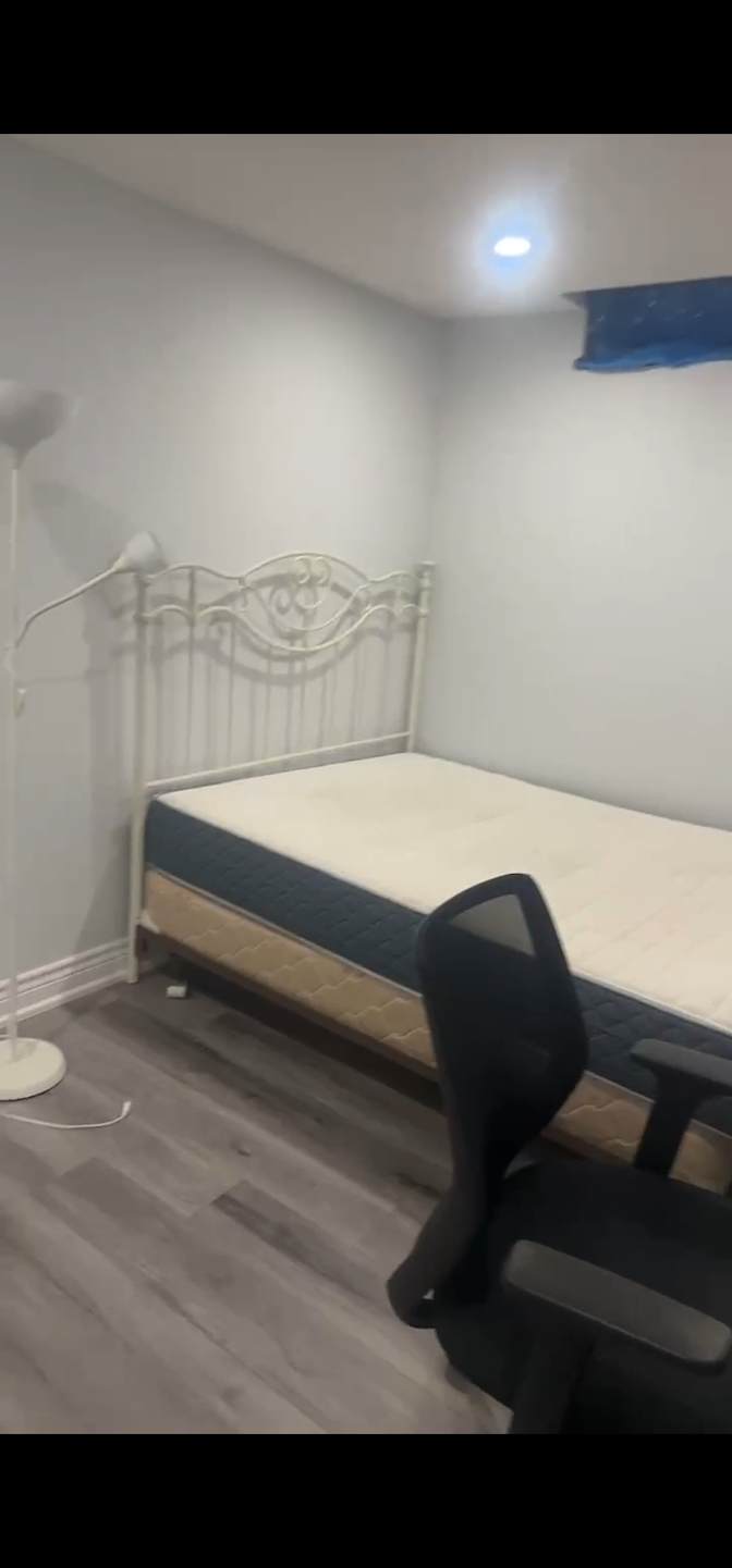 HONG TAI JIAO's room
