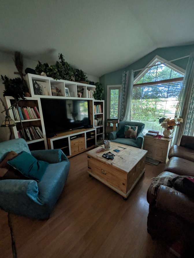 LORELEI STORM's room