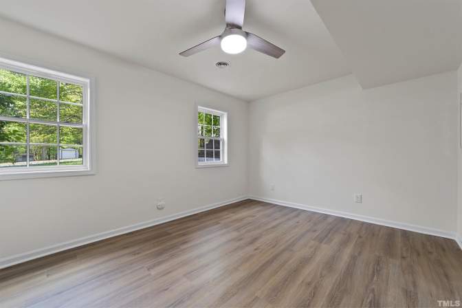 Alcove Rooms's room