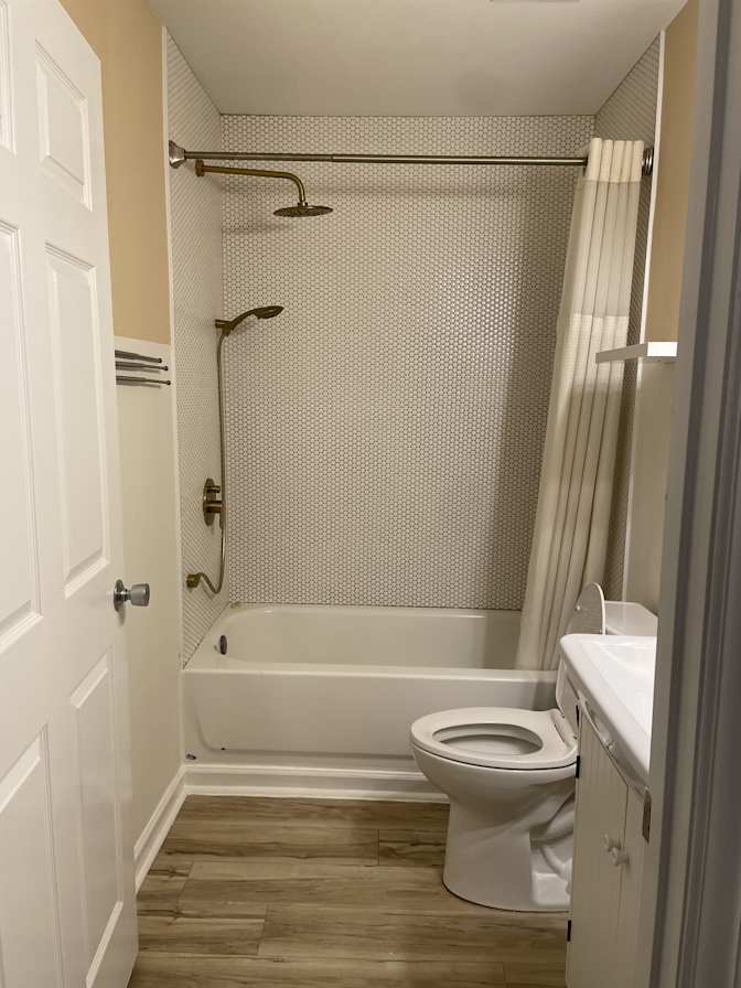 Alcove Rooms's room