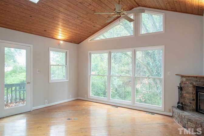 Alcove Rooms's room